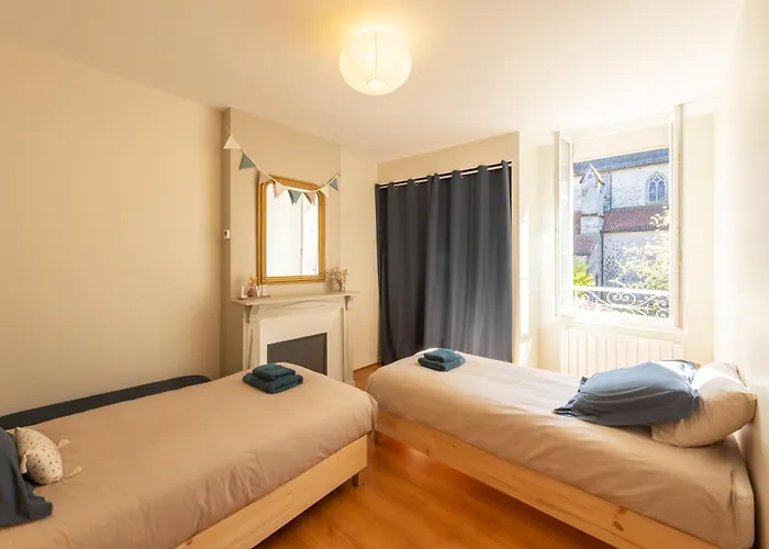 3 Chambres, Premium Avec Fibre, Centre Appartement *